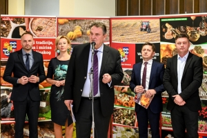 Predstavljena &bdquo;Tradicijska kuharica&ldquo; , županijska knjiga recepata