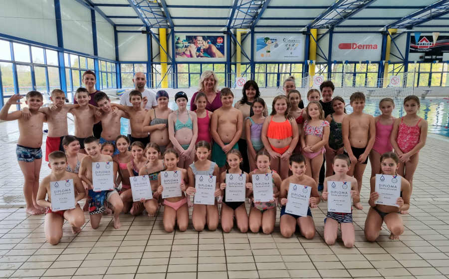 Podijeljene diplome malim polaznicima &scaron;kole plivanje iz općine Trnovec