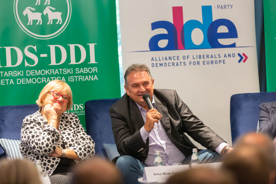 Predsjednik Narodne stranke REFORMISTI Radimir Čačić, potpredsjednica i saborska zastupnica Natalija Martinčević i tajnica stranke Alenka Koči&scaron;a Čičin &Scaron;ain sudjelovali na međunarodnoj konferenciji Liberala