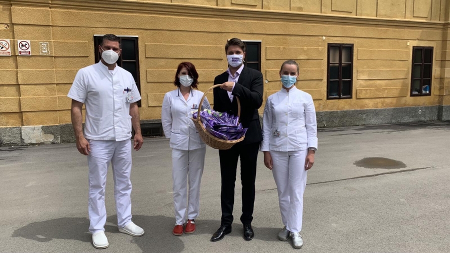 Reformisti se zahvalili medicinskim sestrama te im čestitali njihov dan